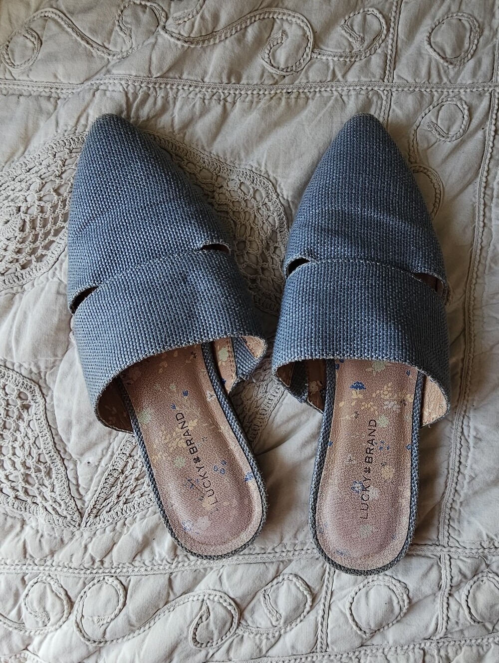 Lucky Brand Blue Textured Pointed Toe Slide Mules- See Description